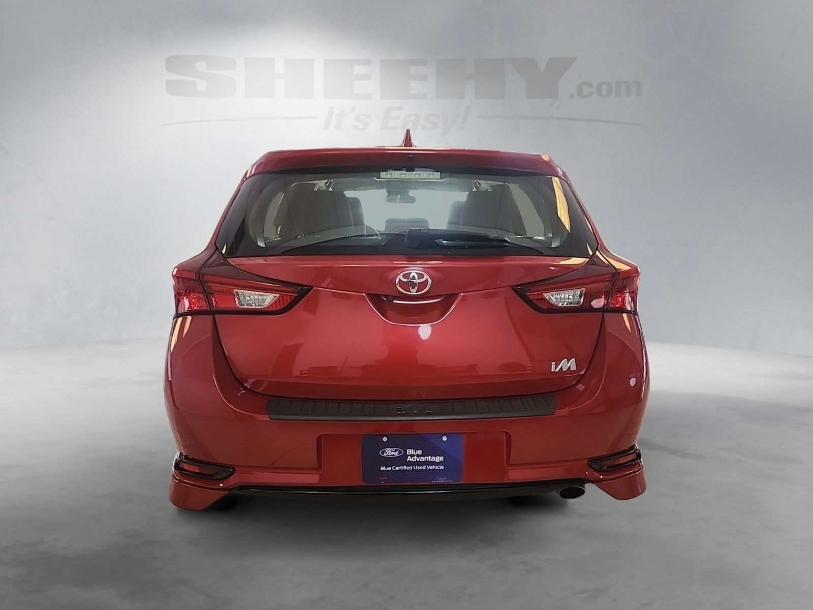 Used 2018 Barcelona Red Metallic Toyota Base image 14