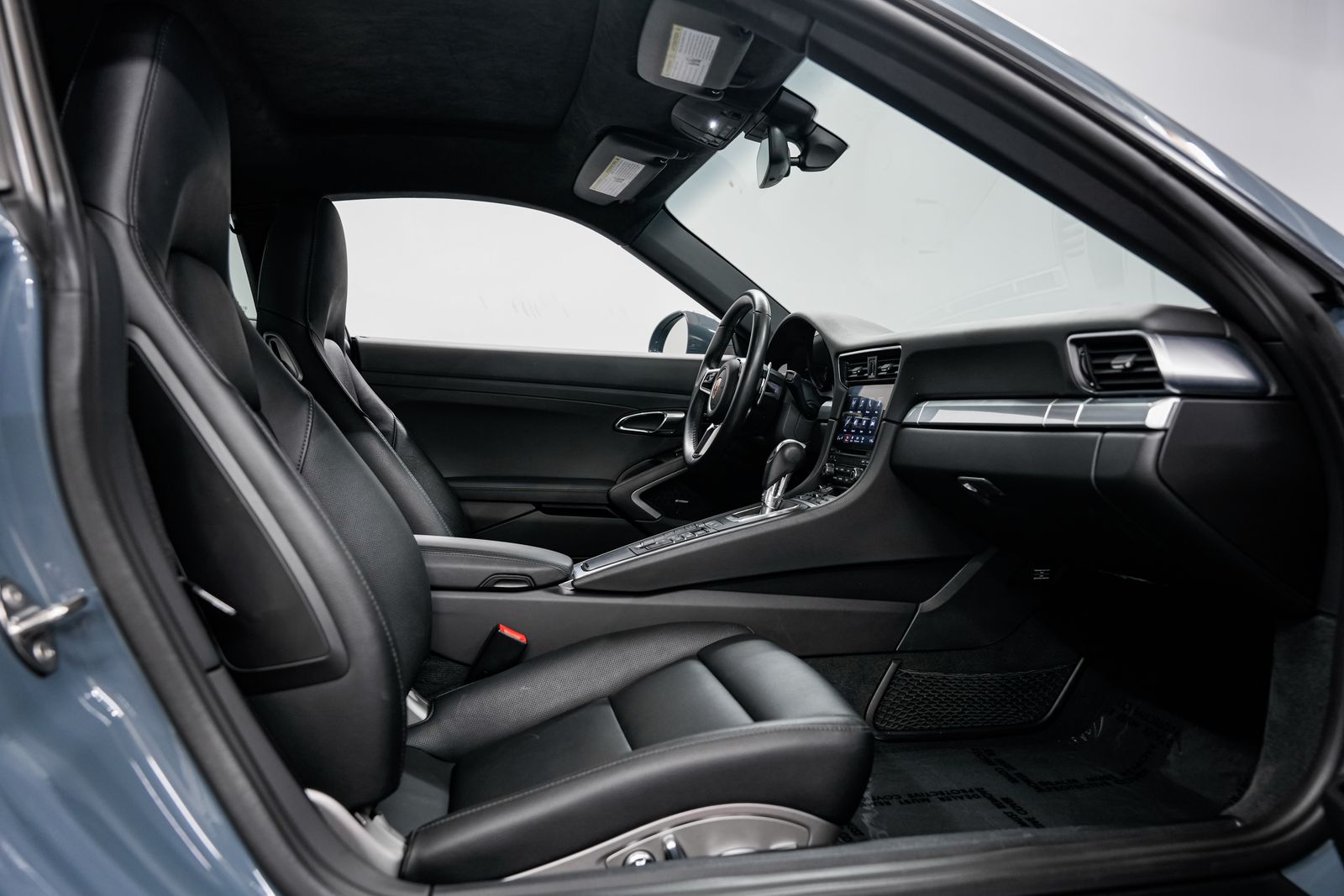 2018 Porsche 911 Carrera — photo 25