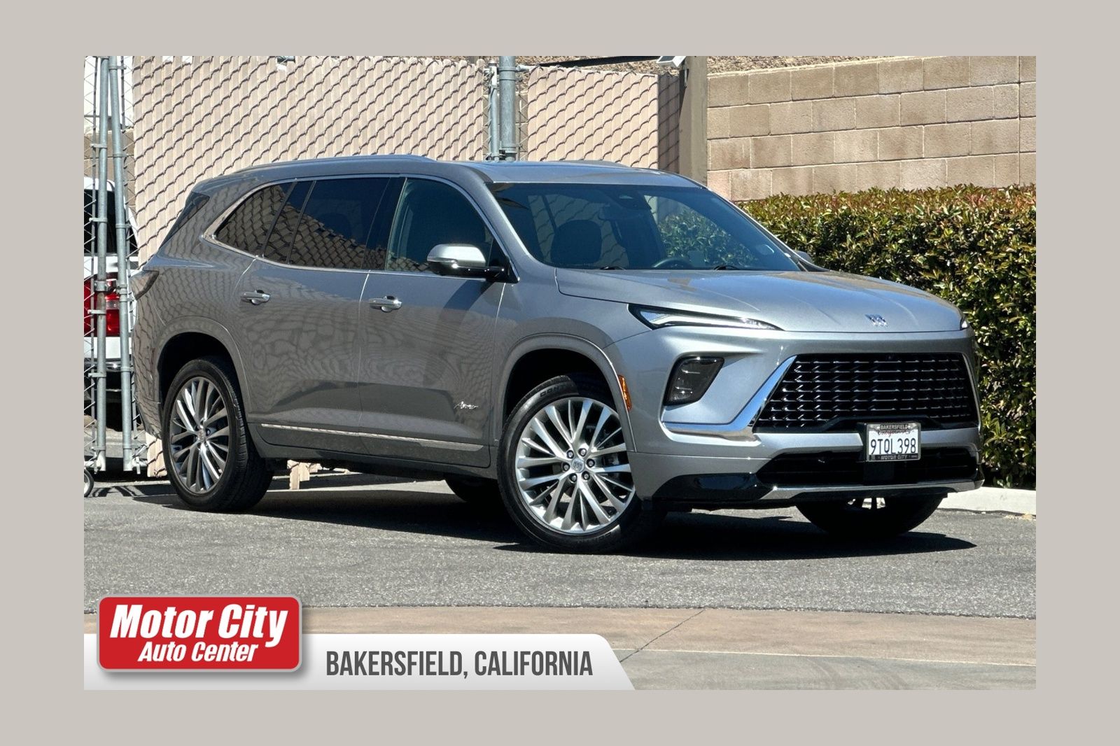 Gray Metallic 2025 Buick Enclave Avenir FWD SUV / Crossover Front-Wheel Drive 8-Speed Automatic