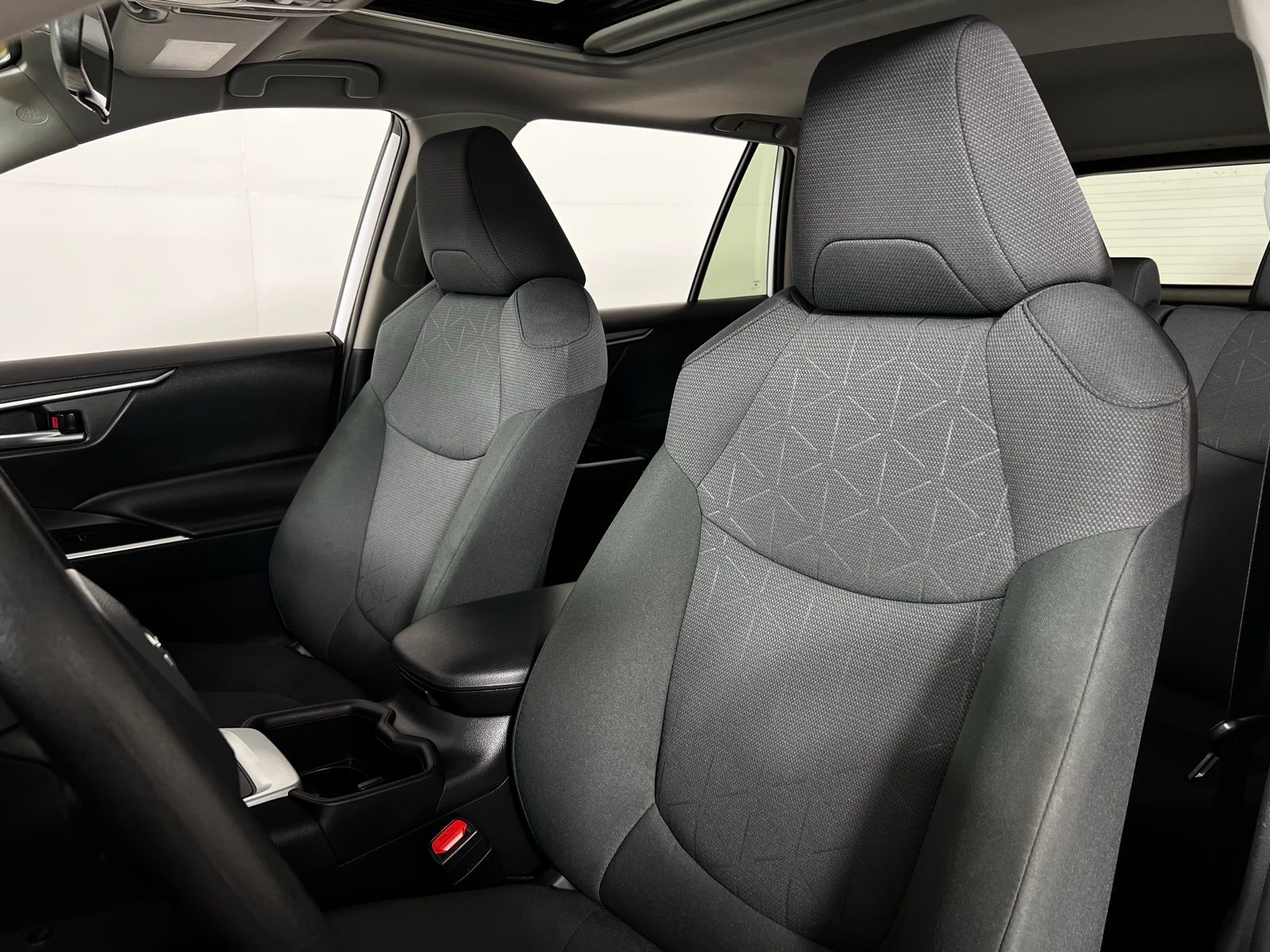 Thumbnail: 2025 Toyota RAV4 - 13