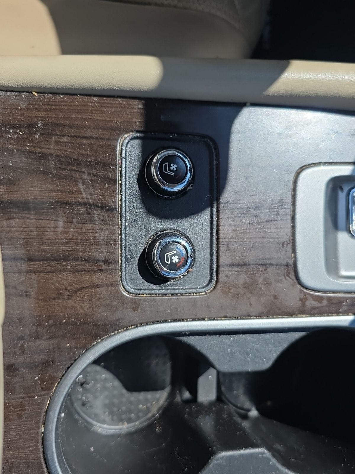 Used 2022 Brown Nissan Platinum image 21