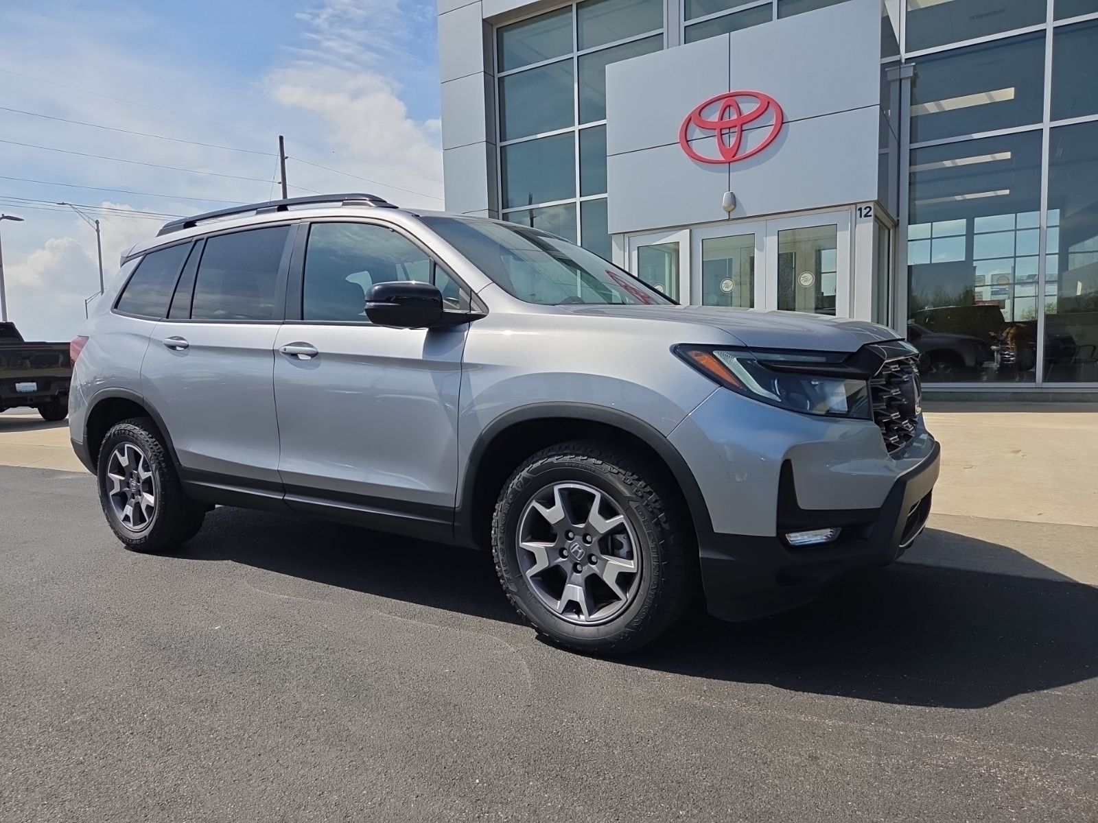 Lunar Silver Metallic 2023 Honda Passport TrailSport AWD SUV / Crossover All-Wheel Drive 9-Speed Automatic