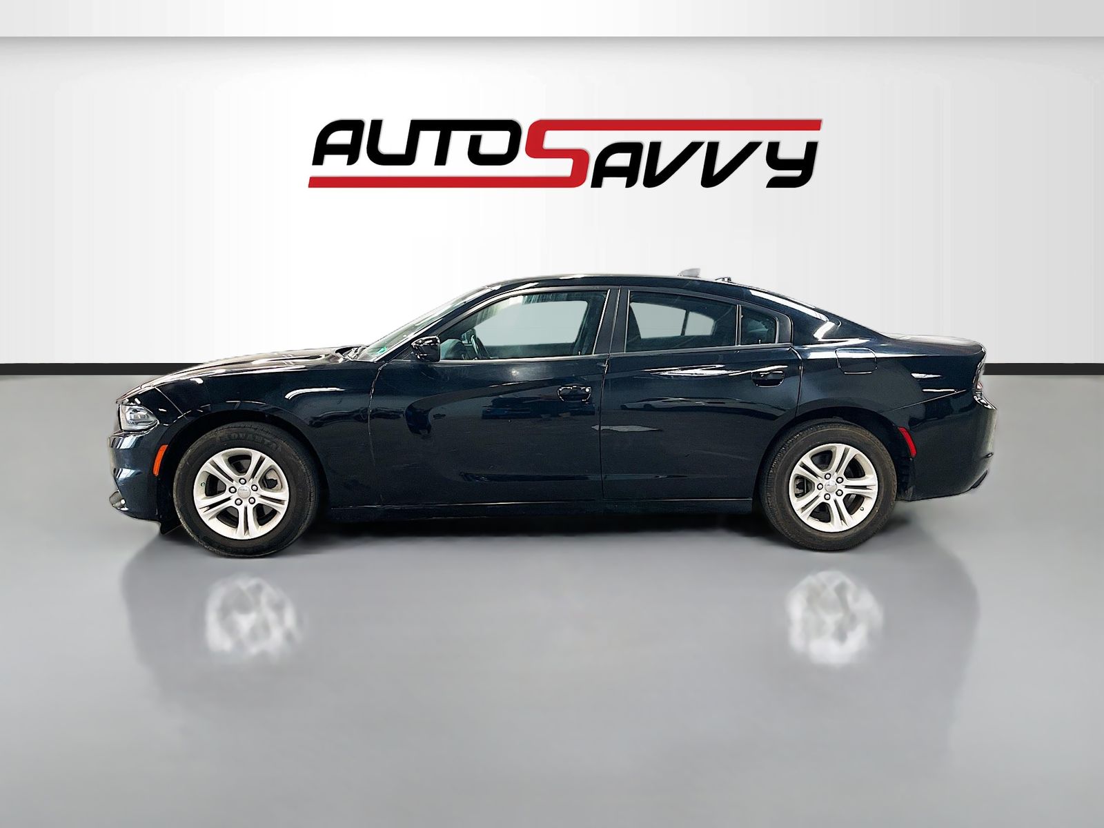 Used 2023 Black Dodge SXT image 4