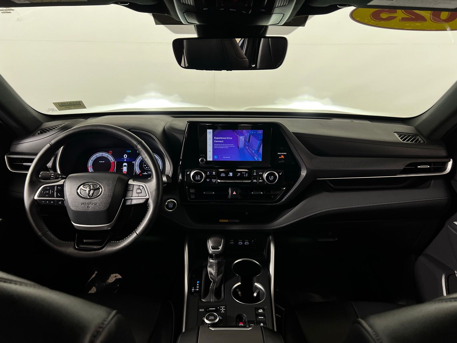 Thumbnail: 2025 Toyota Highlander - 26
