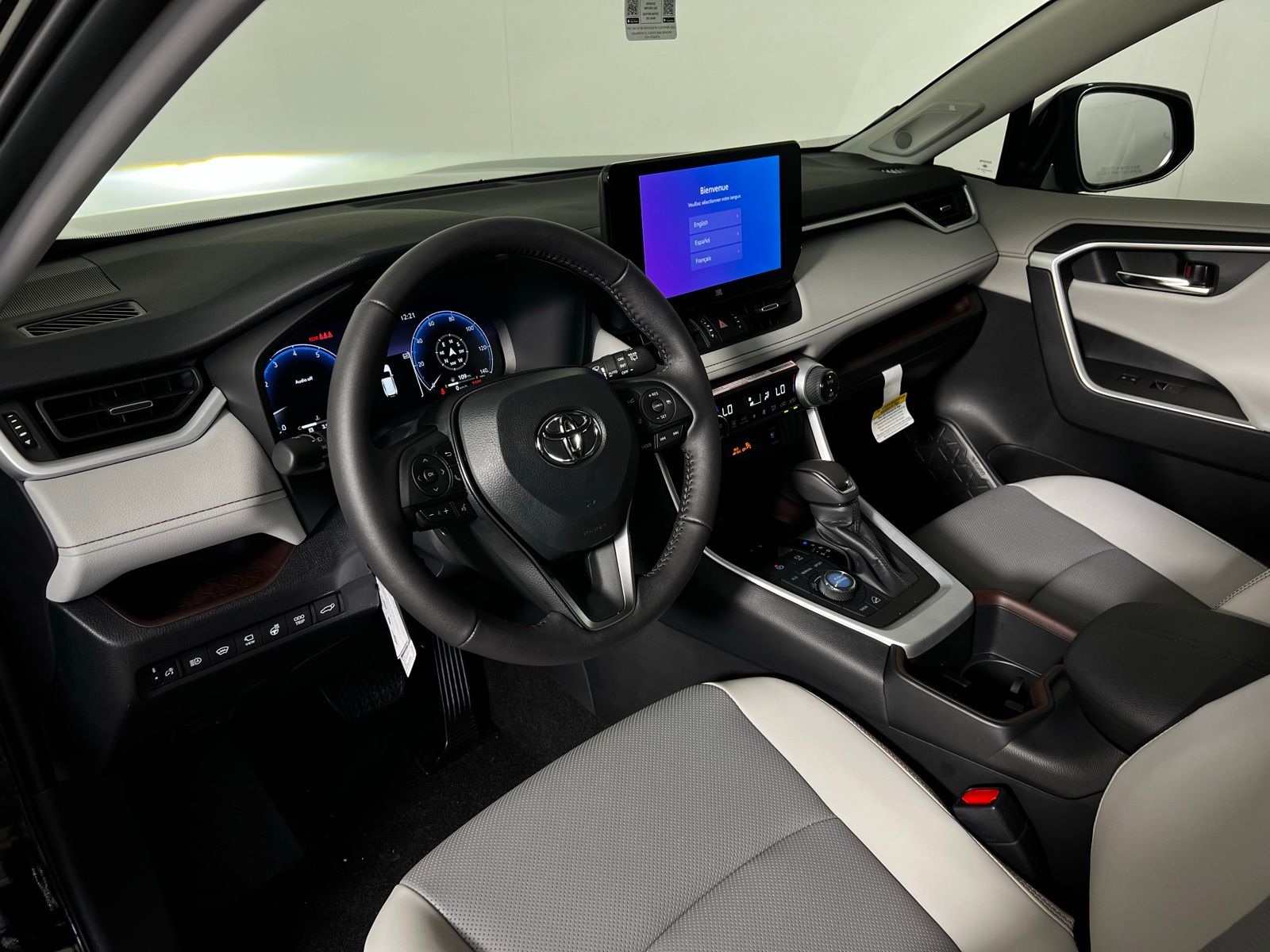 2025 Toyota RAV4 Limited 9