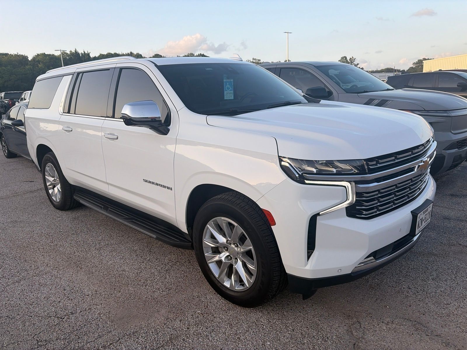 Summit White 2021 Chevrolet Suburban SUV / Crossover 4X2