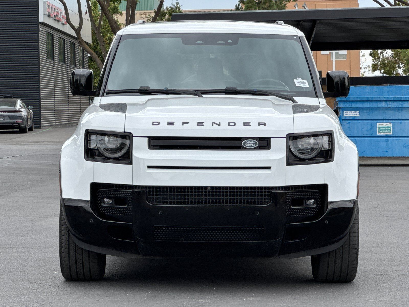2024 Land Rover Defender X-Dynamic SE - Photo 8