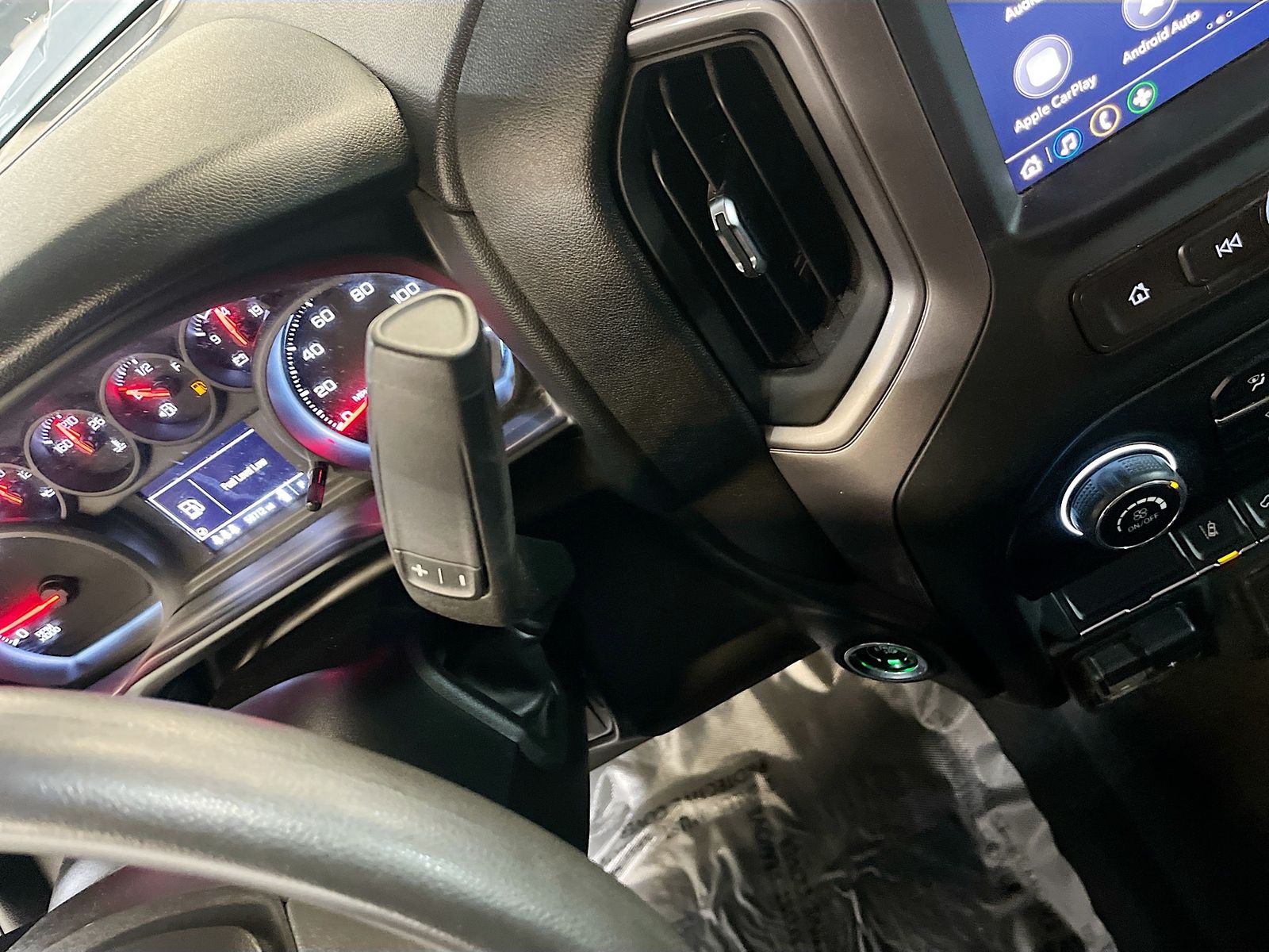 Used 2024 White Chevrolet Custom image 16