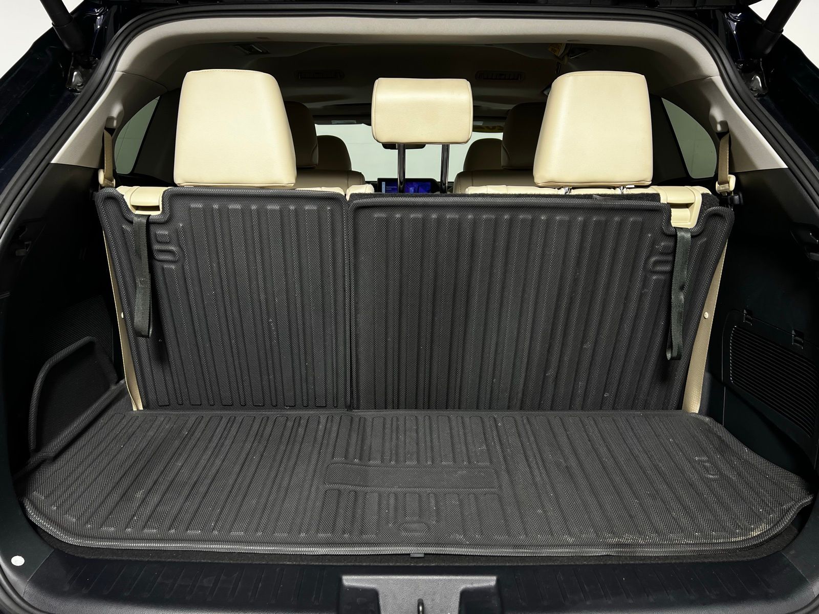 Thumbnail: 2025 Toyota Highlander - 29