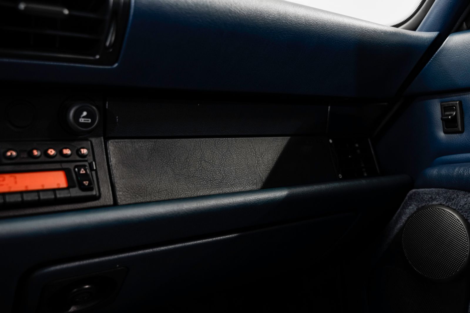 1996 Porsche 911 Carrera 4S — photo 16