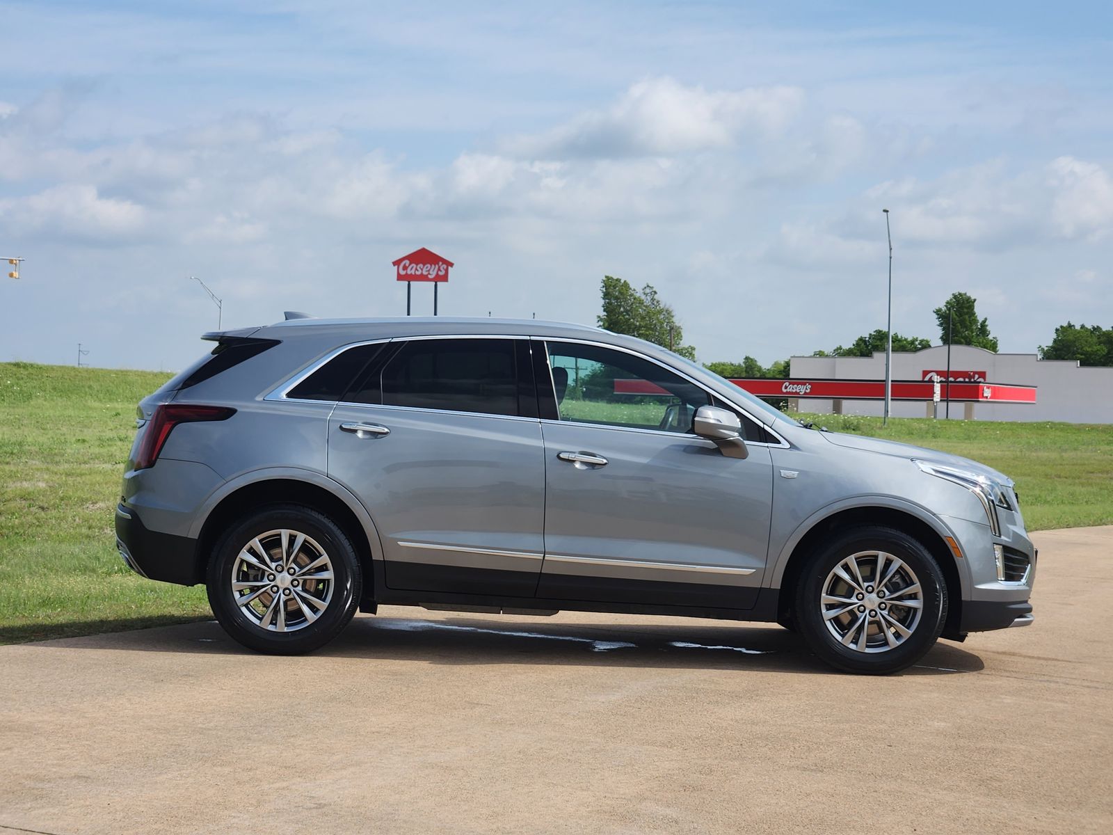 View vehicle photo 7