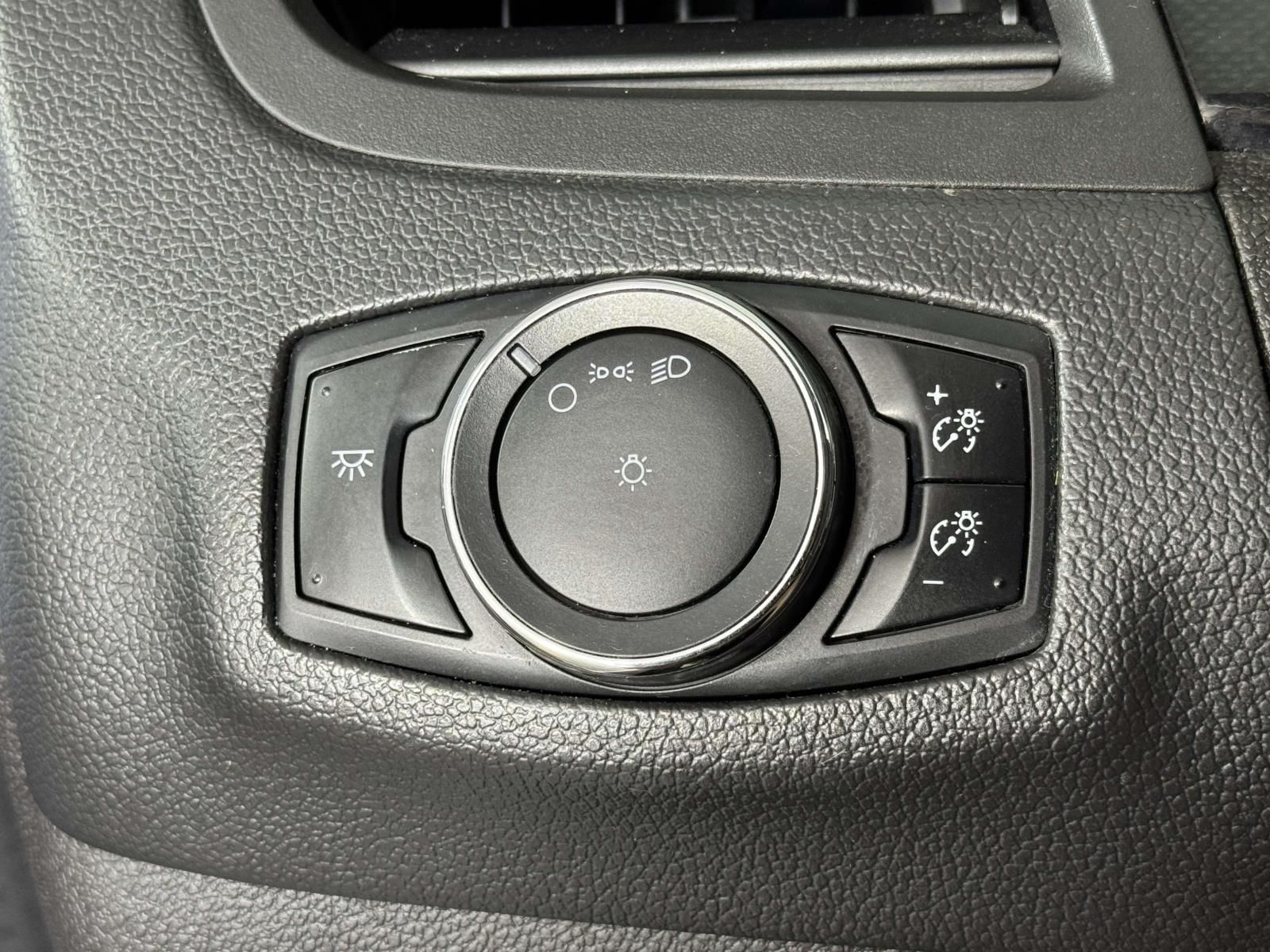 Used 2013 Silver Ford SE image 19
