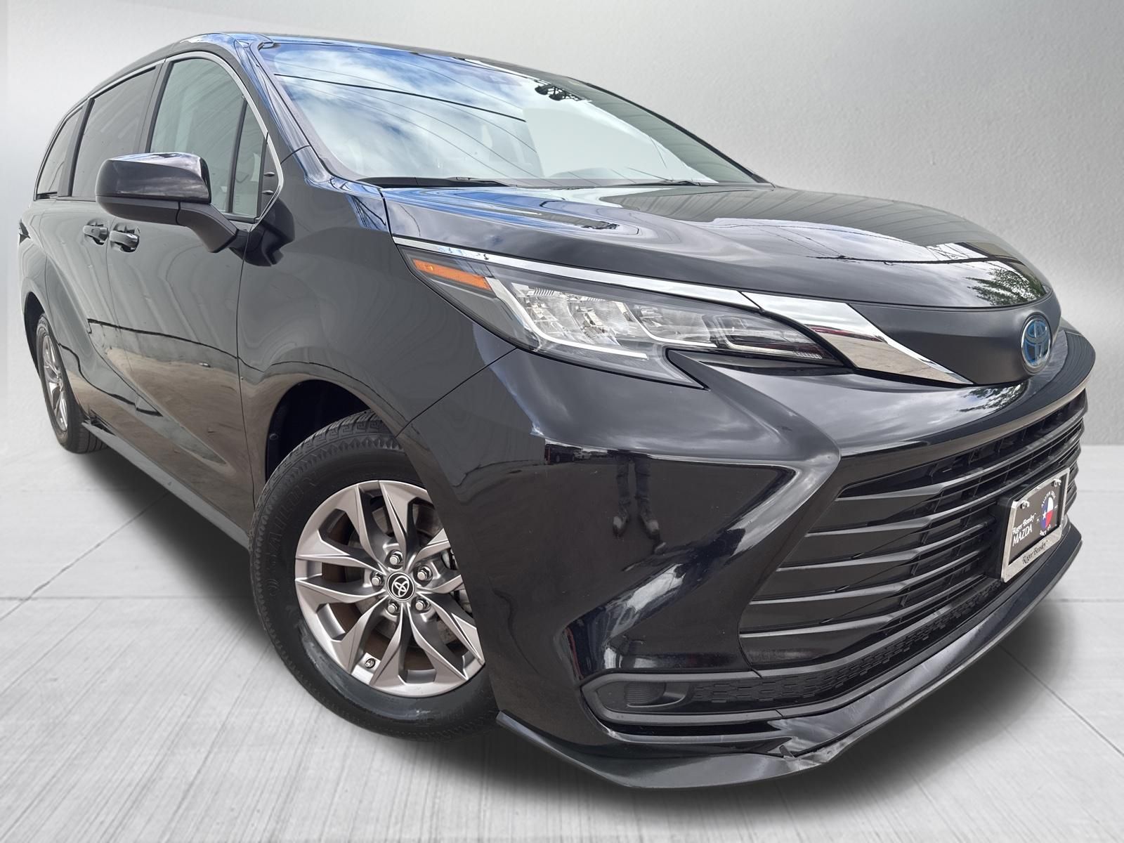 Used Car 2023 Toyota Sienna  Le For Sale Under $40,000 In Austin, Texas