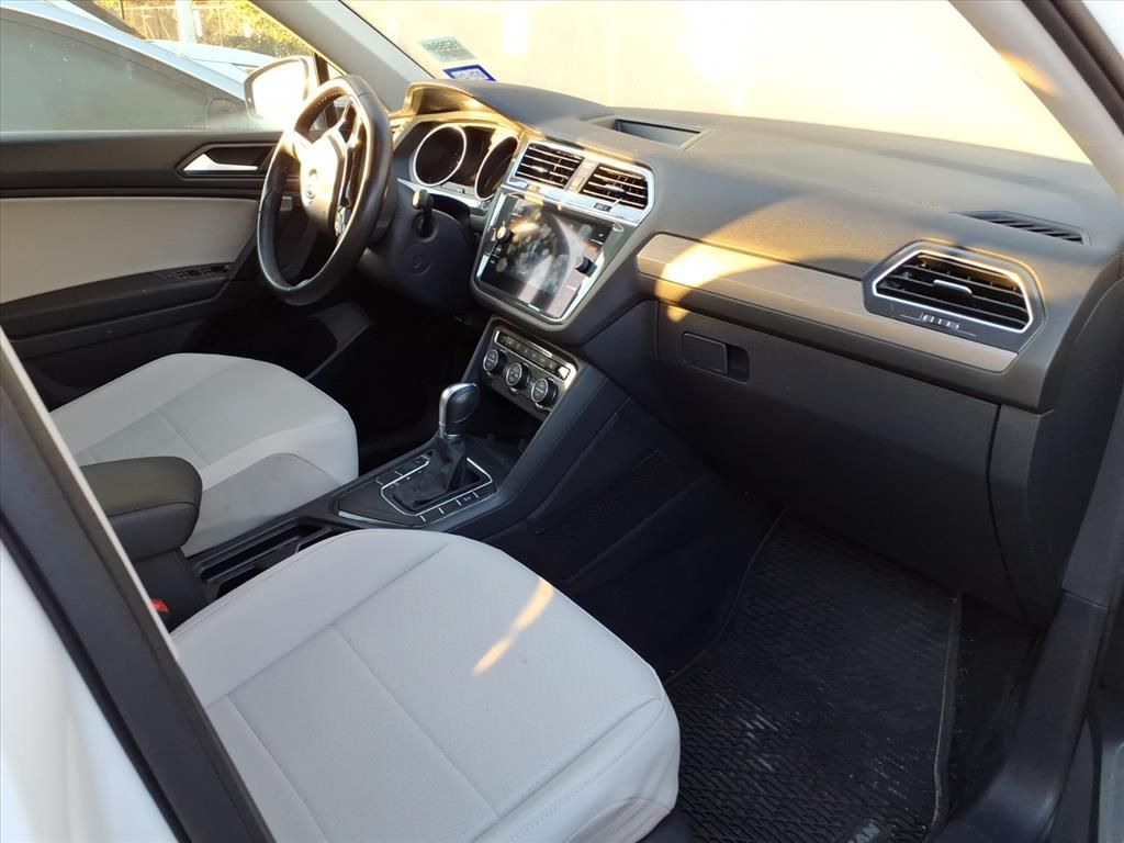 2019 Volkswagen Tiguan 2.0T SEL White at Autostrade