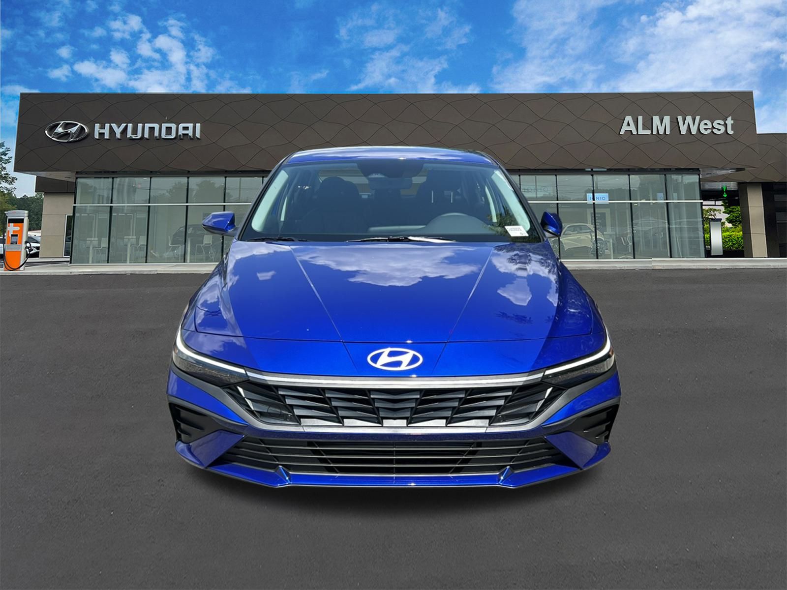 2025 Hyundai Elantra SE photo 2