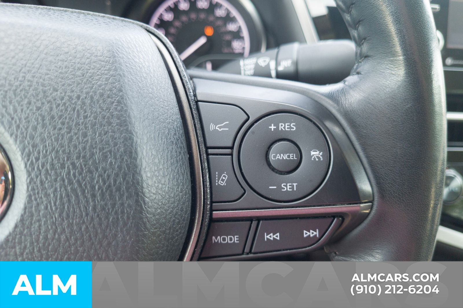 Used 2023 Ice Toyota SE image 11