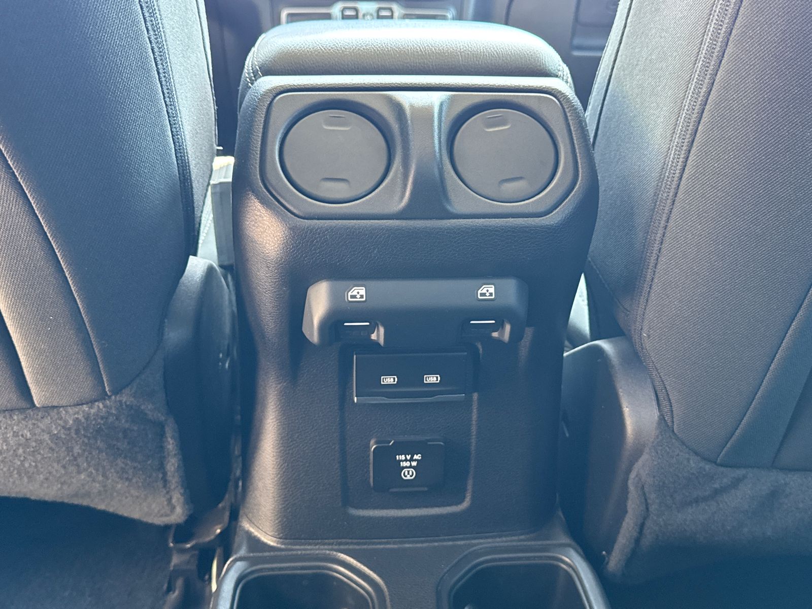 Used 2022 White/off-white Jeep Unlimited Sahara image 24