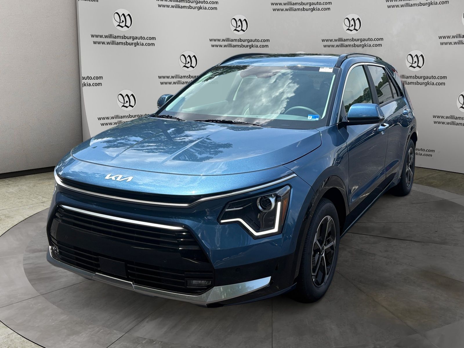 Mineral Blue 2026 Kia Niro SUV / Crossover Front-Wheel Drive 6-Speed Dual Clutch