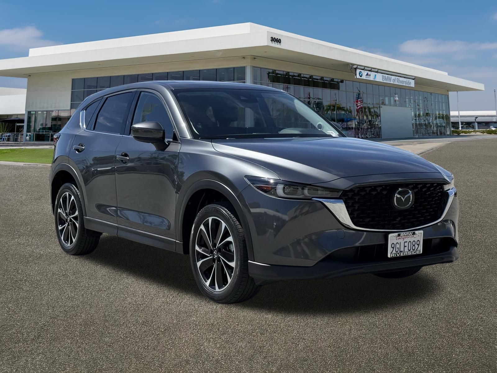 View vehicle photo 2