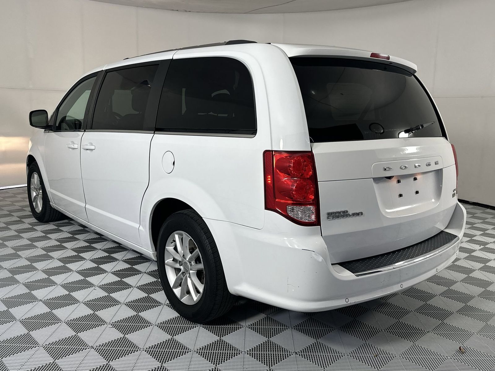 View vehicle photo 6