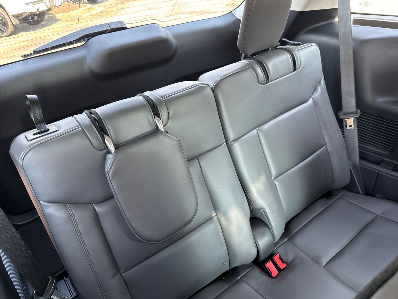 2025 Ford Explorer photo 15