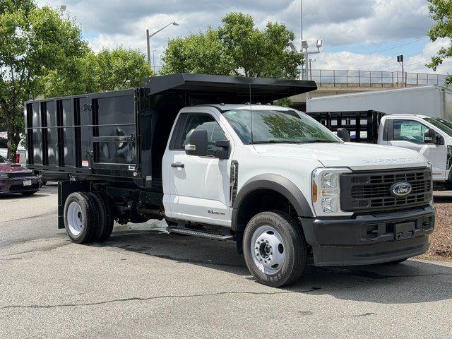 2025 Ford F-550 Super Duty Chassis Cab