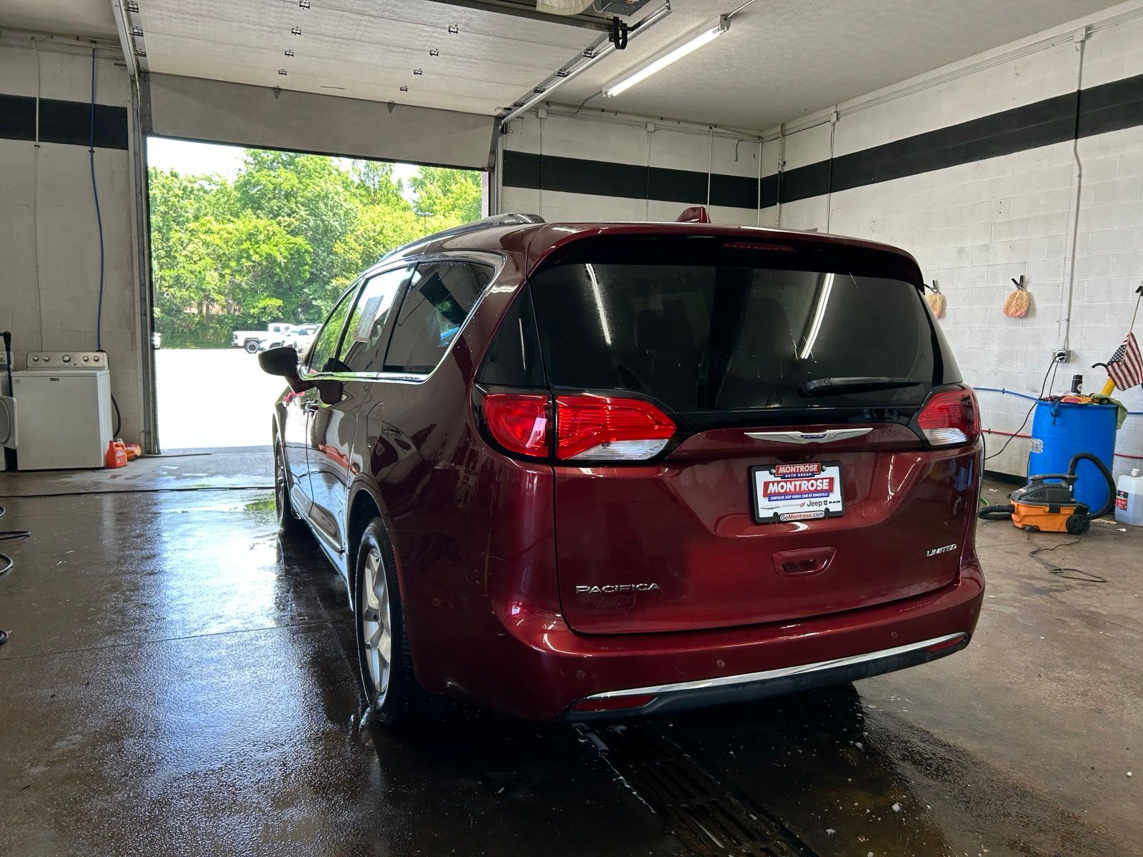 View vehicle photo 4