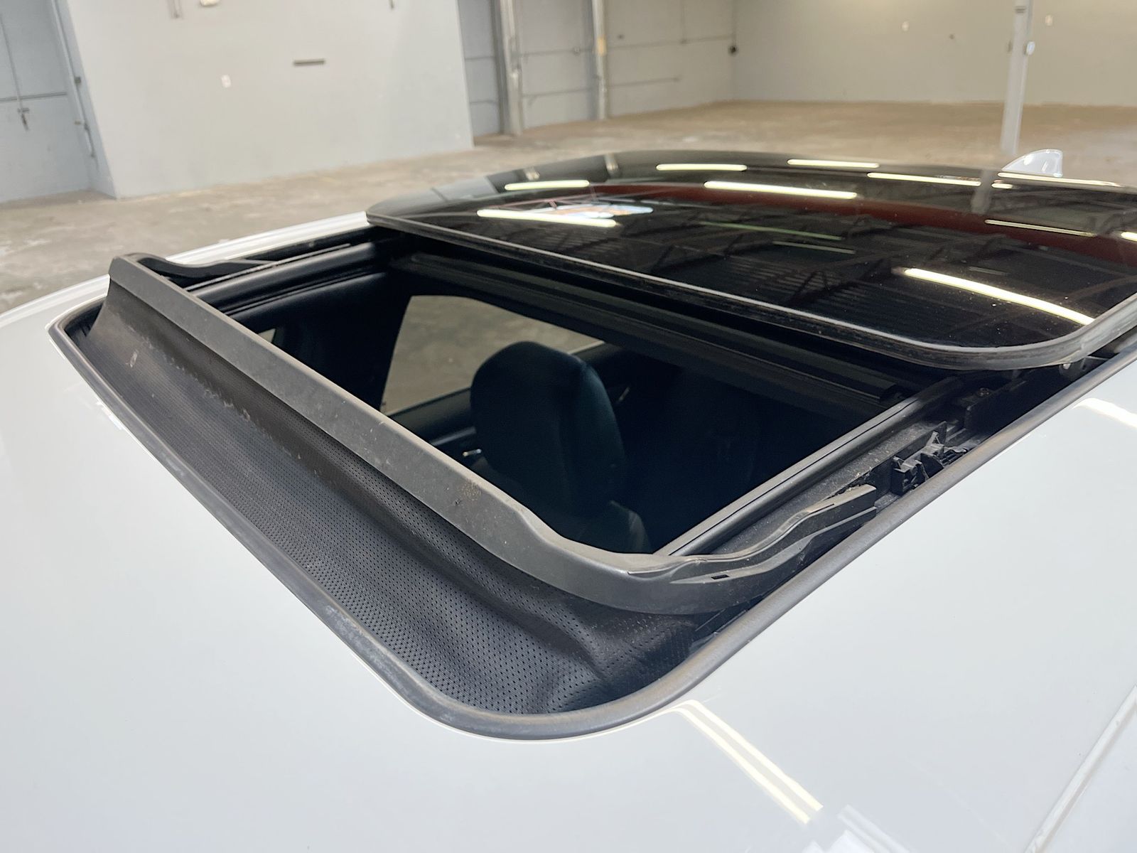 Used 2023 White Cadillac Premium Luxury image 22