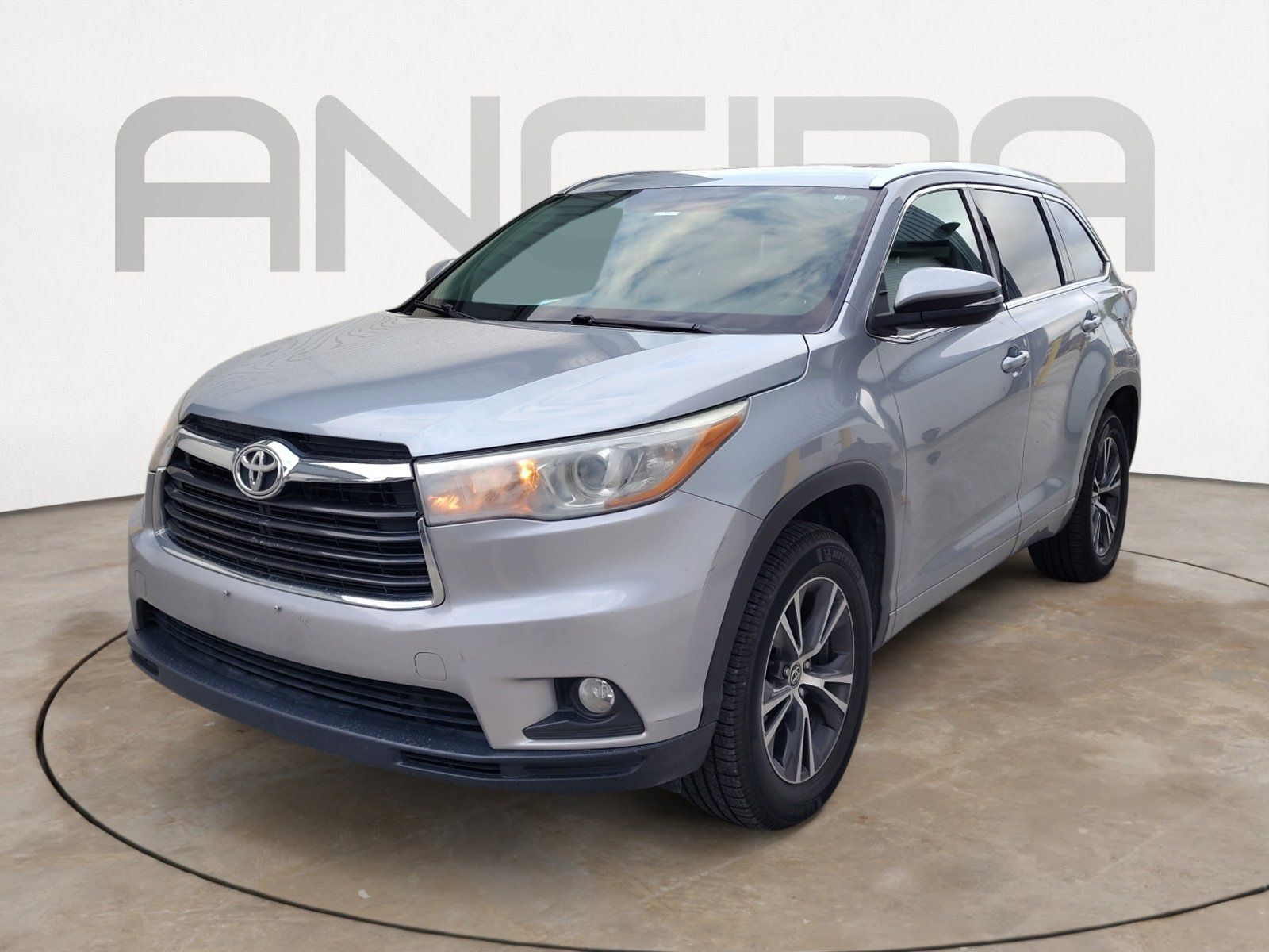 Used Car 2016 Toyota Highlander  Xle V6 For Sale Under $20,000 In San Antonio, Texas