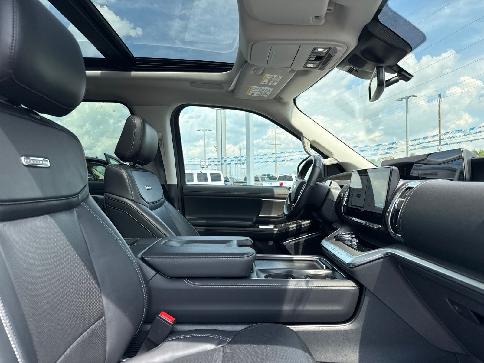 2025 Ford Expedition image 7