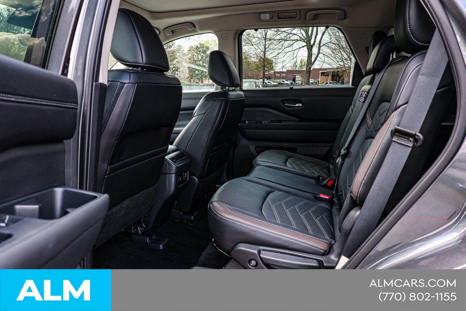 Used 2024 Gray Nissan Platinum image 19