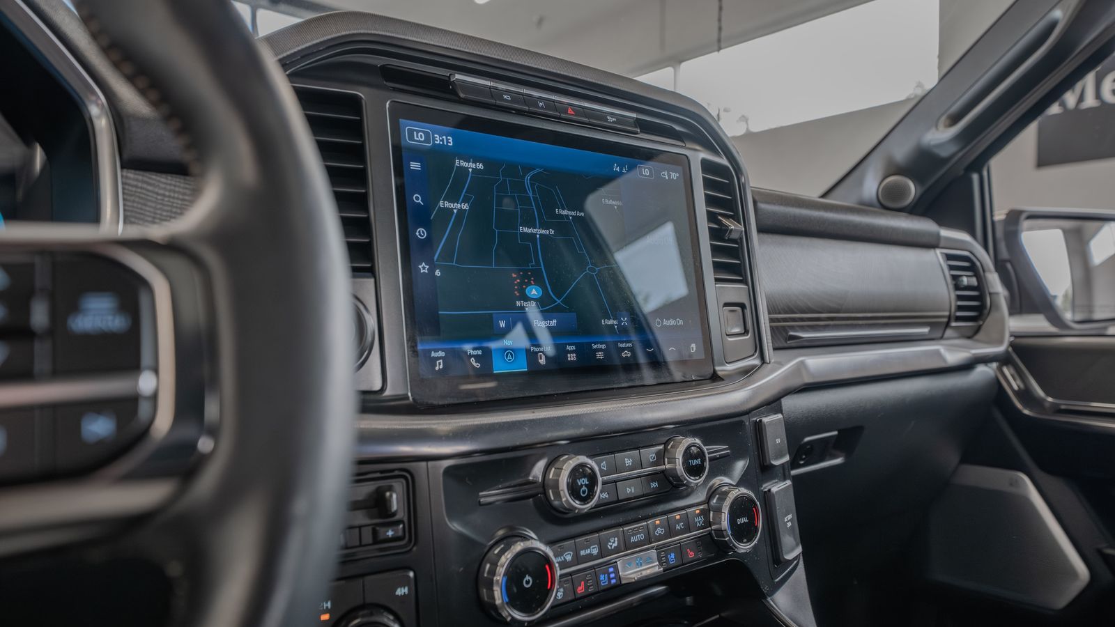 2022 Ford F-150 Platinum — foto completa 20 de 33