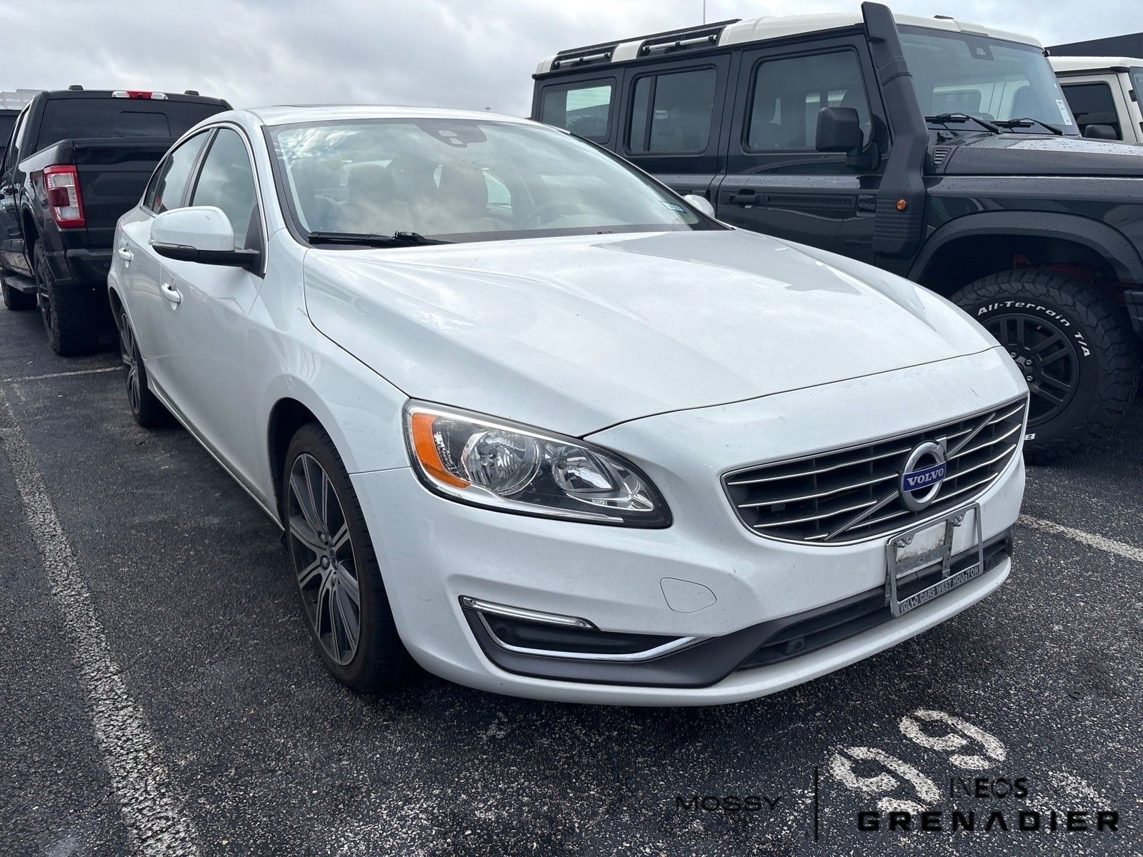 Ice White 2016 Volvo S60 T5 Inscription Drive-E Sedan Front-Wheel Drive Automatic