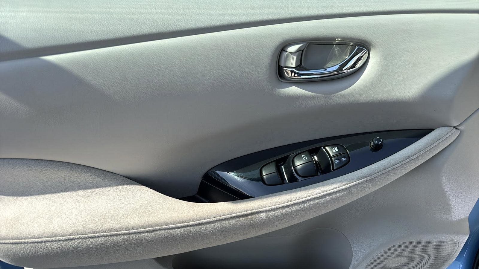 Used Car 2011 Nissan Leaf  Sl For Sale Under $10,000 In Austin, Texas