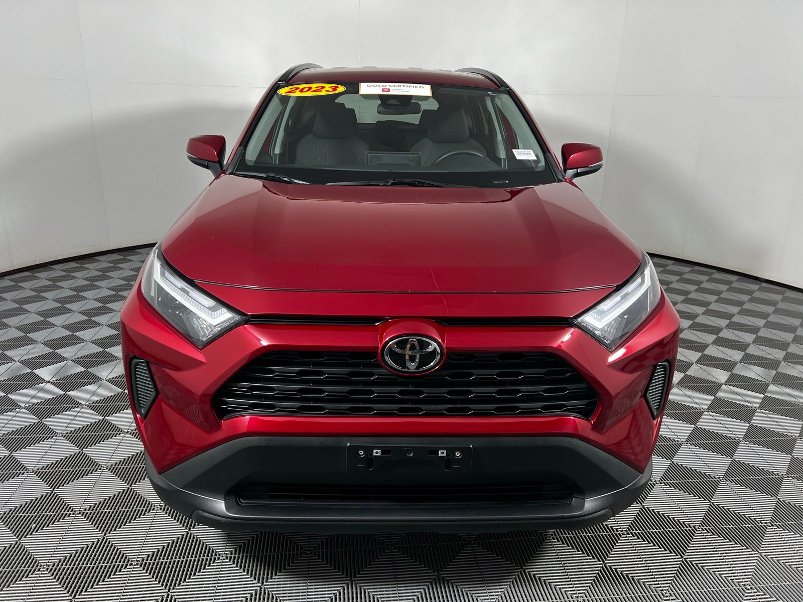 2023 Toyota RAV4 XLE 2