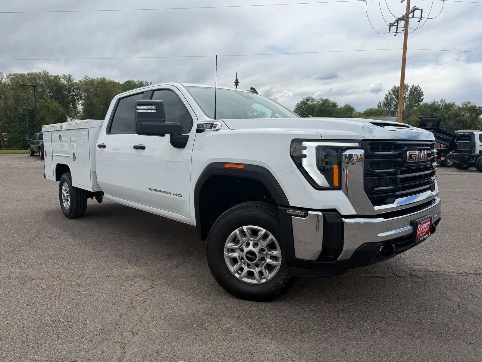 2026 GMC Sierra 2500HD thumbnail 2
