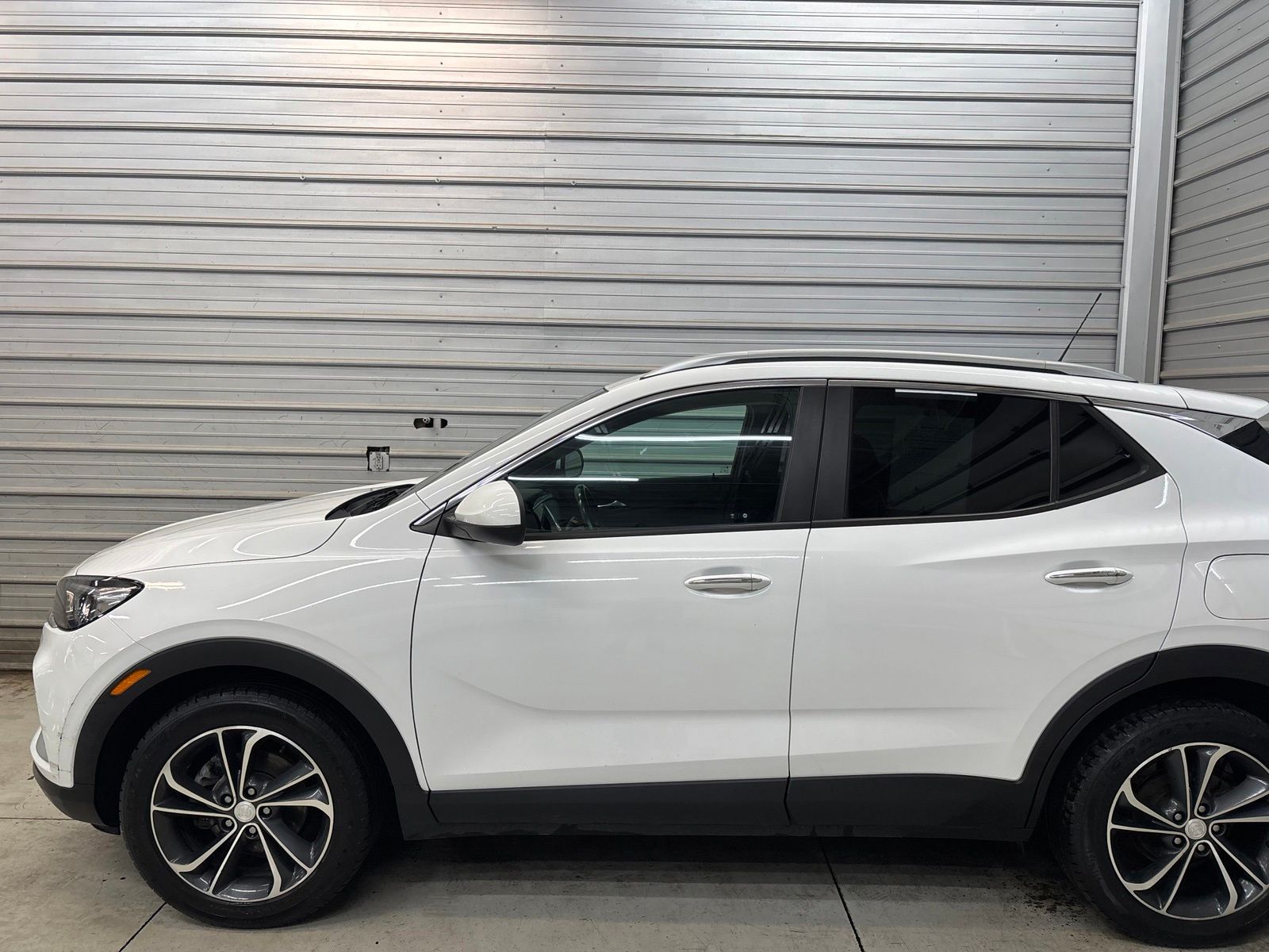 Photo 3 of 2020 Buick Encore GX Select