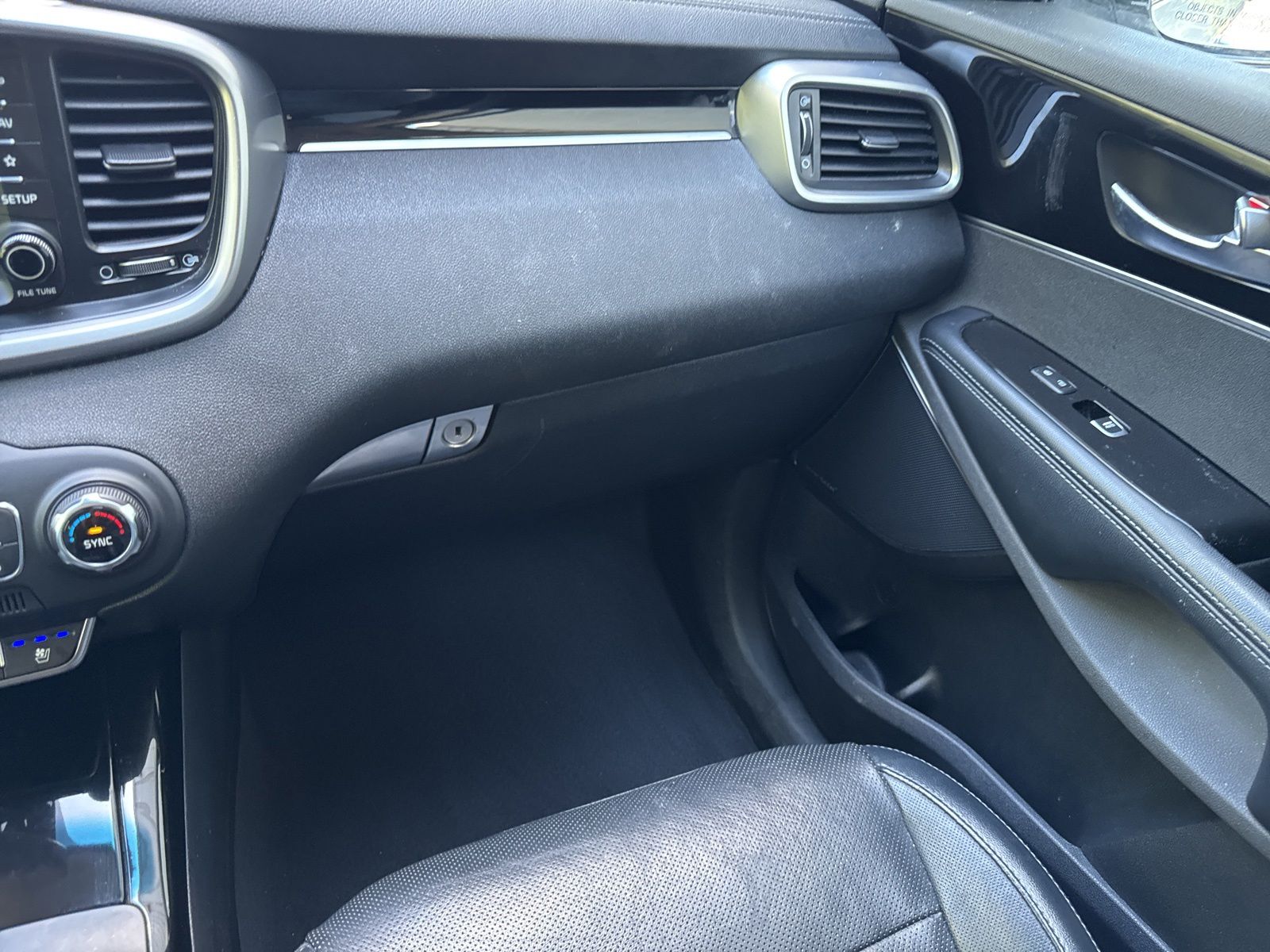 Used 2019 Snow White Pearl Kia SX image 22