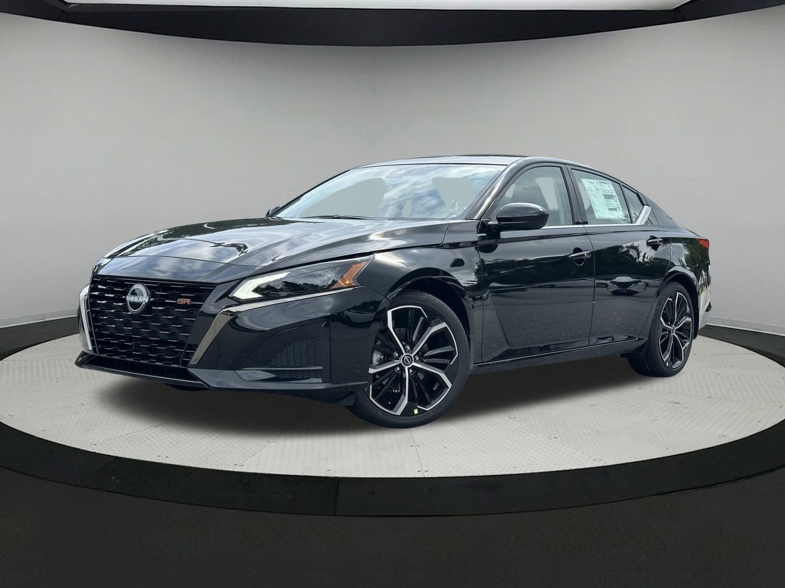 2025 Nissan Altima SR's photo