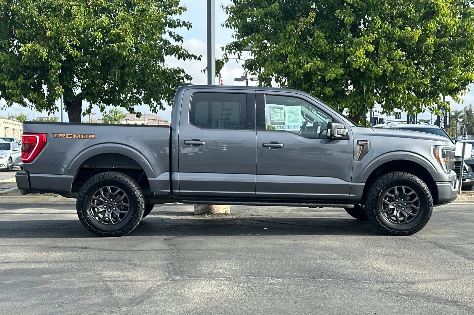 View vehicle photo 3