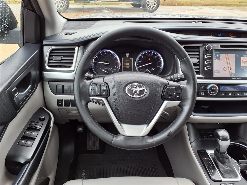 2015 Toyota Highlander XLE V6 Gray at Gullo Toyota