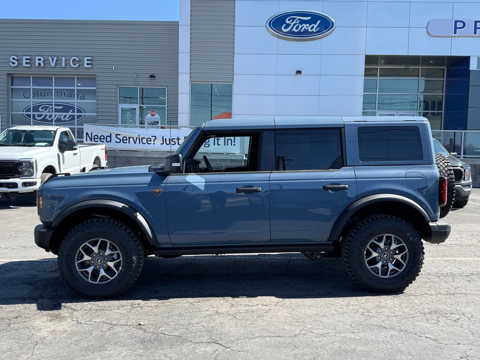 View vehicle photo 3