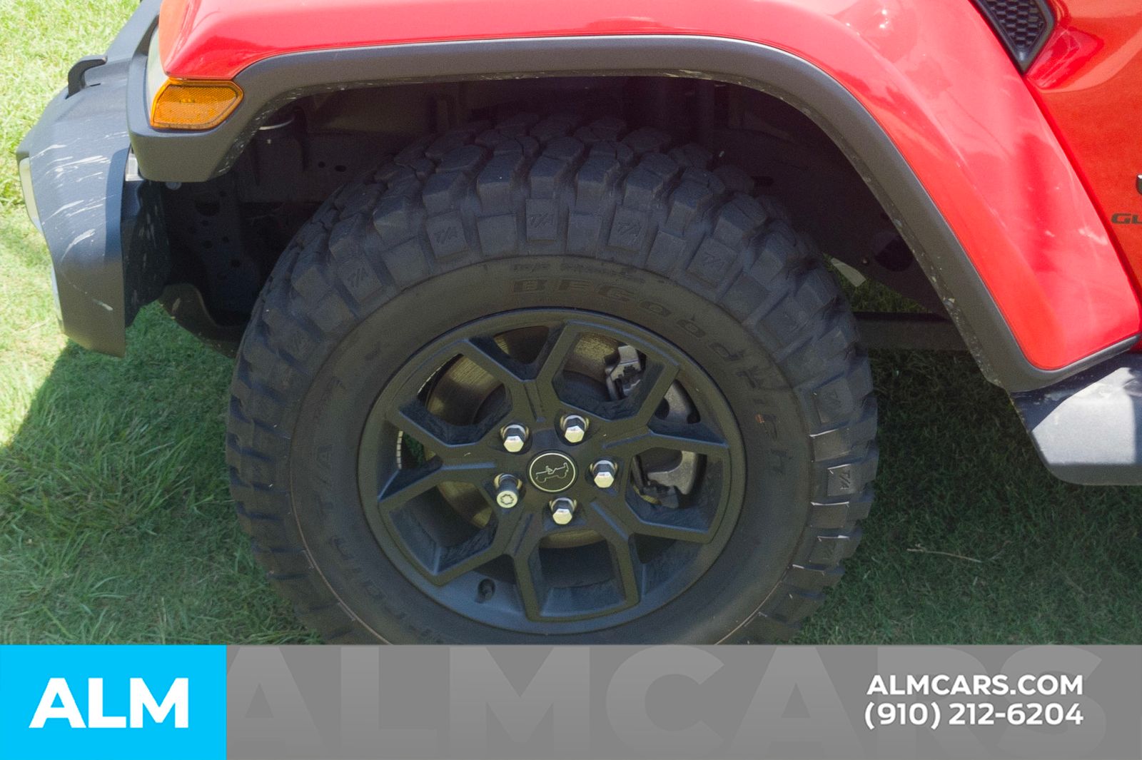 Used 2025 Red Clearcoat Jeep High Tide image 12