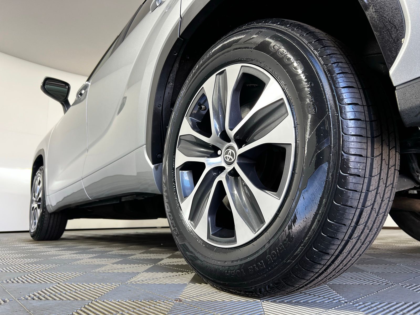 Thumbnail: 2024 Toyota Highlander - 29