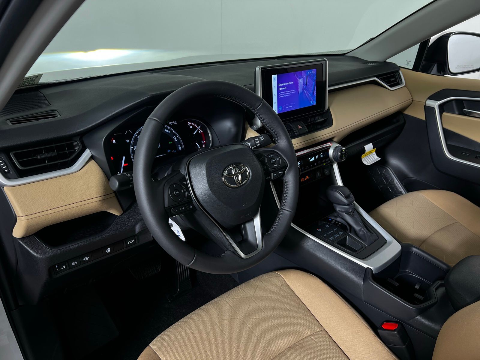 Thumbnail: 2025 Toyota RAV4 - 9
