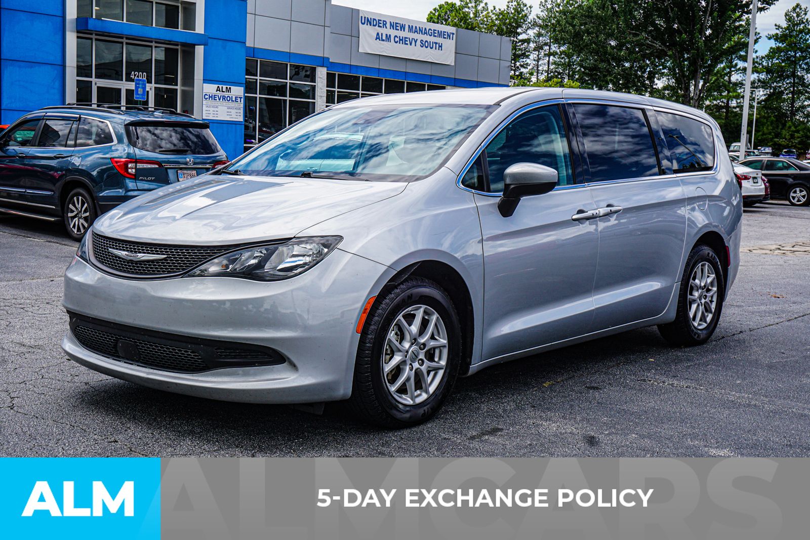 Used 2023 Silver Chrysler LX image 4