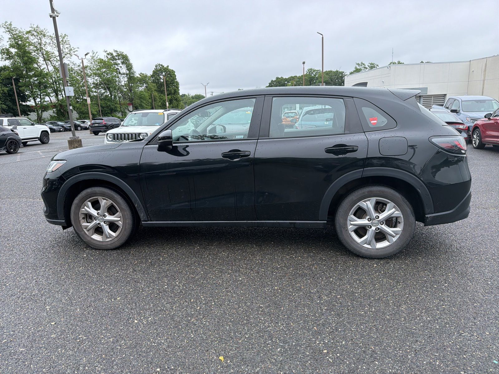 View vehicle photo 2