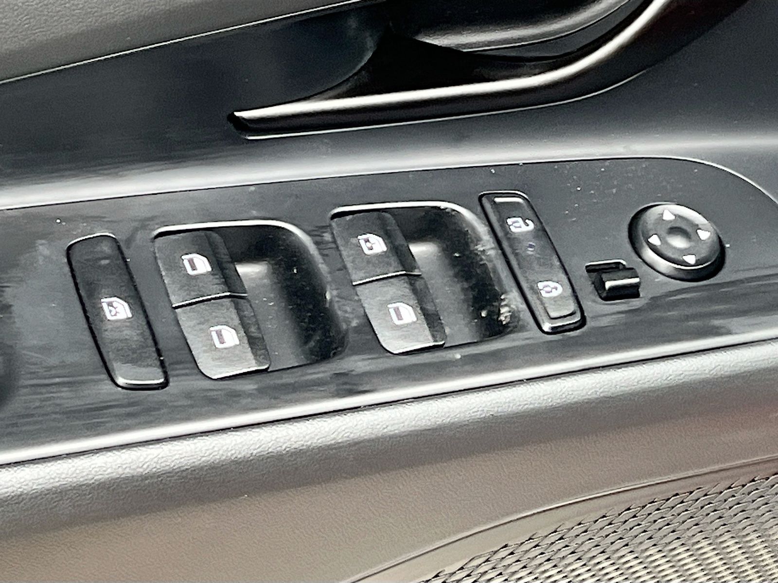 Used 2025 Red Hyundai Base image 18