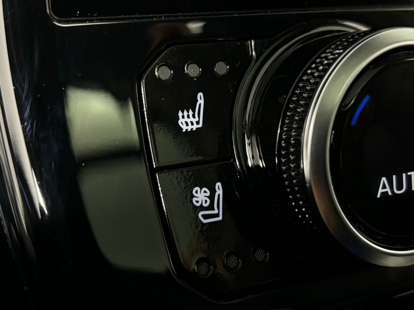 Thumbnail: 2026 Toyota Highlander - 17