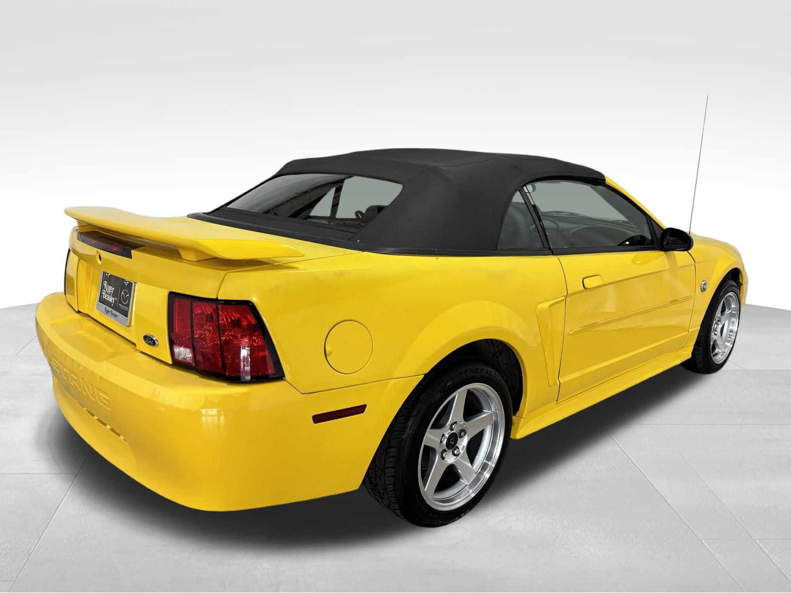 Used Car 2004 Ford Mustang  V6 For Sale Under $10,000 In Austin, Texas